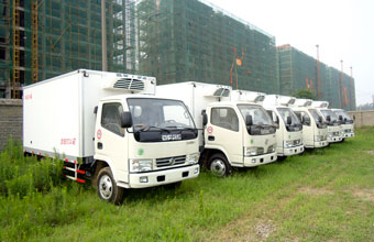 东风多利卡4米冷藏车批量交付，疫苗、海鲜、冷饮专用冷藏车。
