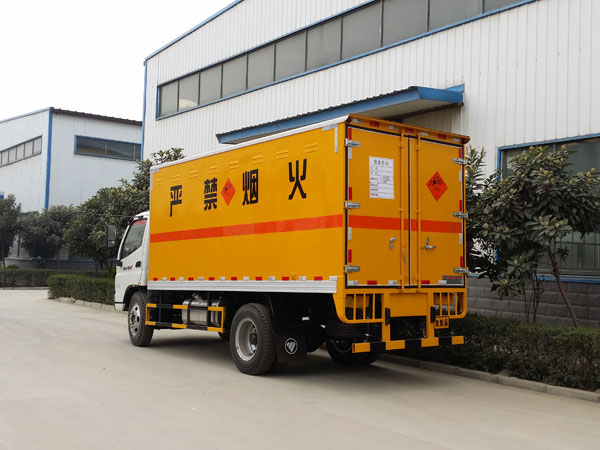 福田奥铃5.2米烟花鞭炮运输车