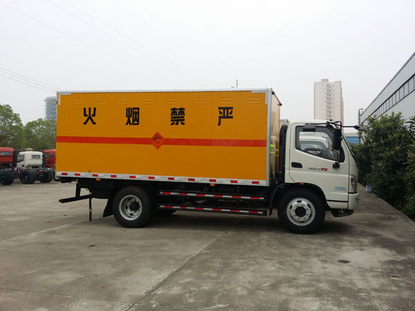 福田奥铃5.2米烟花鞭炮运输车