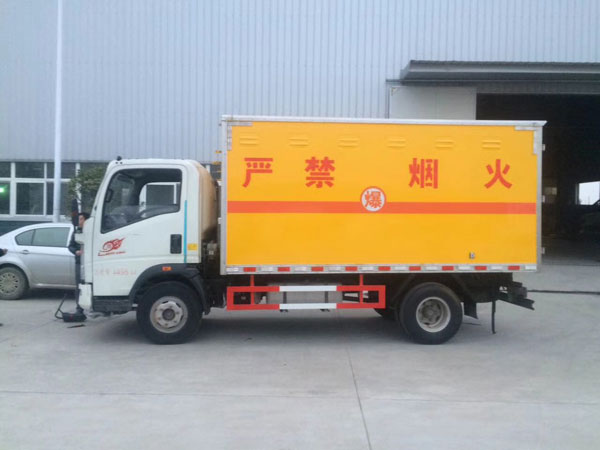 王牌4吨爆破器材运输车