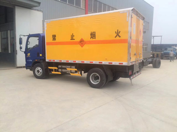 王牌4吨爆破器材运输车