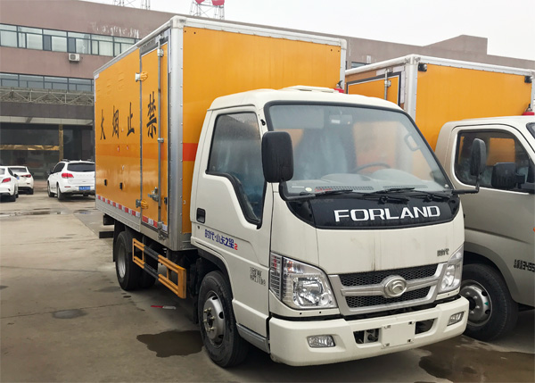 福田小卡1吨小型易燃液体运输车