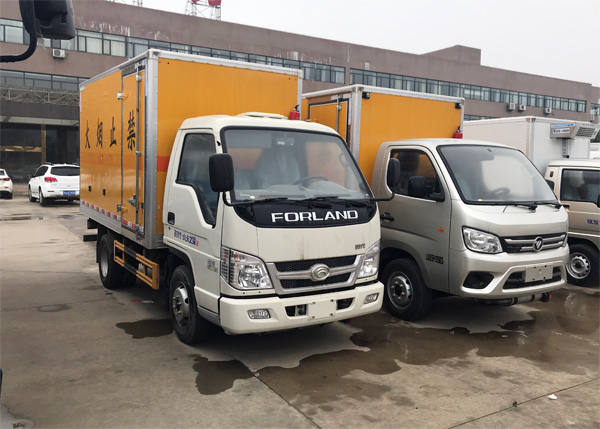 福田小卡1吨小型易燃液体运输车